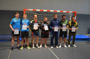 Silber bei Tischtennis Bezirksmeisterschaft der Herren - Bild 1
